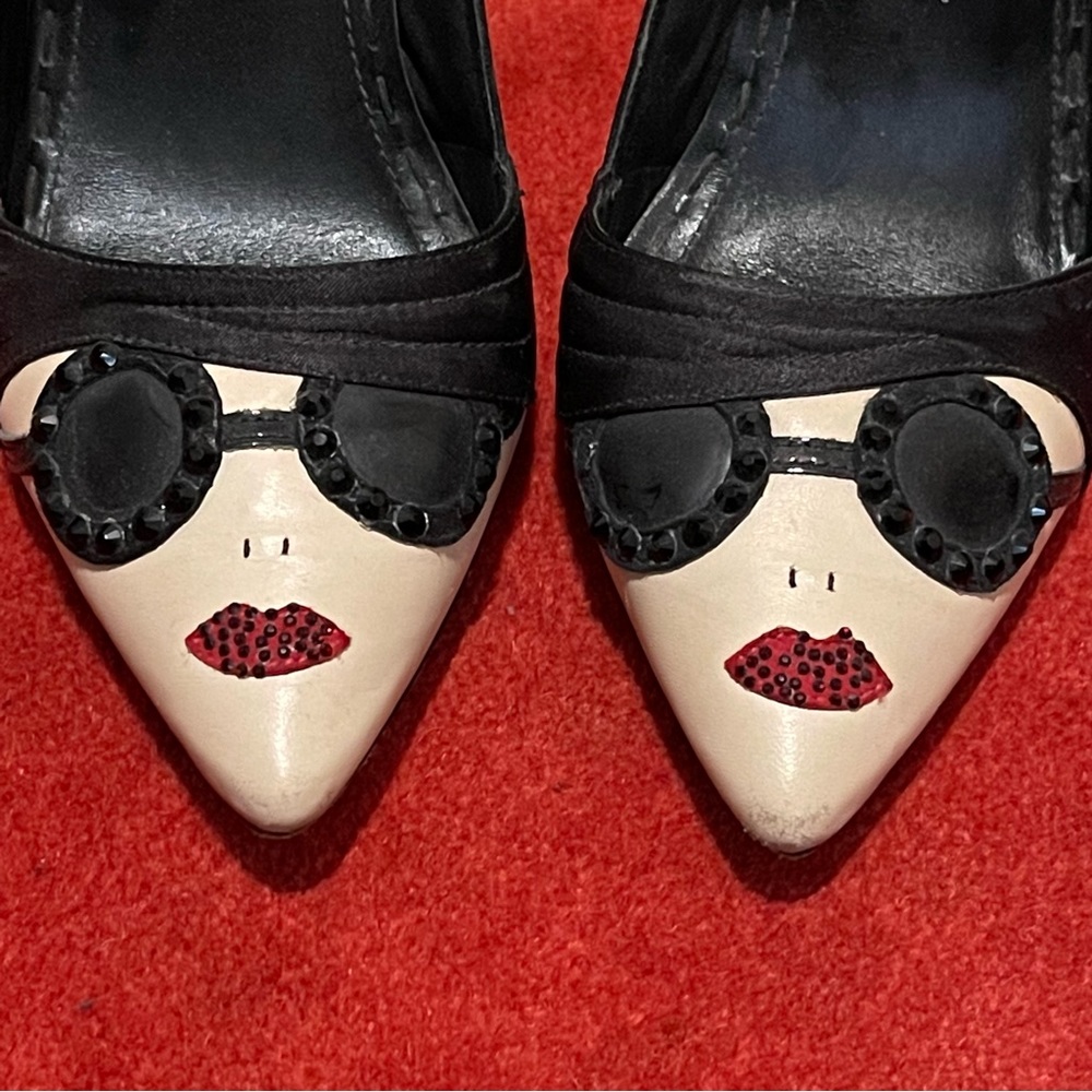 Alice + Olivia Face Pump - Picture 6 of 9